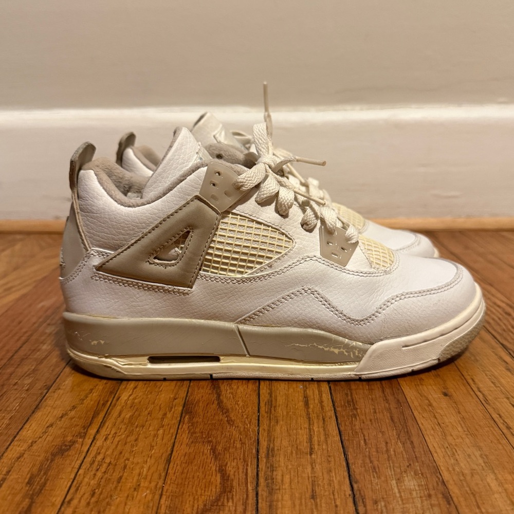 Jordan 4 - Linen